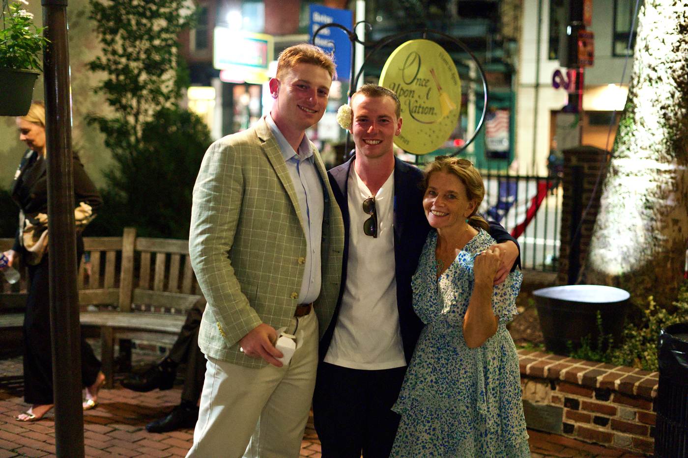 Chandler & Eli, Betsy Ross House, 10:28 PM, photograph 209 by Max Bender